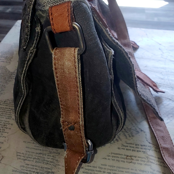 Mona B cross body bag - Picture 2 of 6